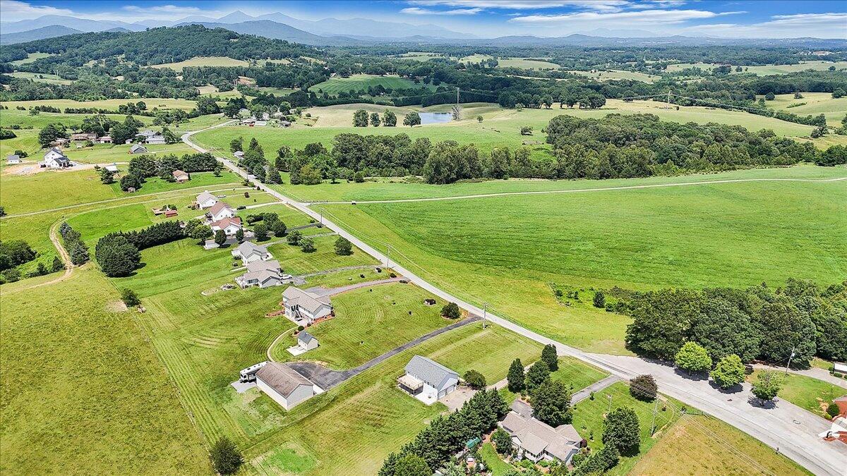 2265 Meadors Spur Road Moneta, VA 24121 - Photo 72 of 99 70-DJI_20250610143343_0010_D