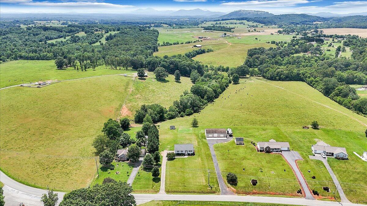 2265 Meadors Spur Road Moneta, VA 24121 - Photo 75 of 99 73-DJI_20250610143450_0013_D