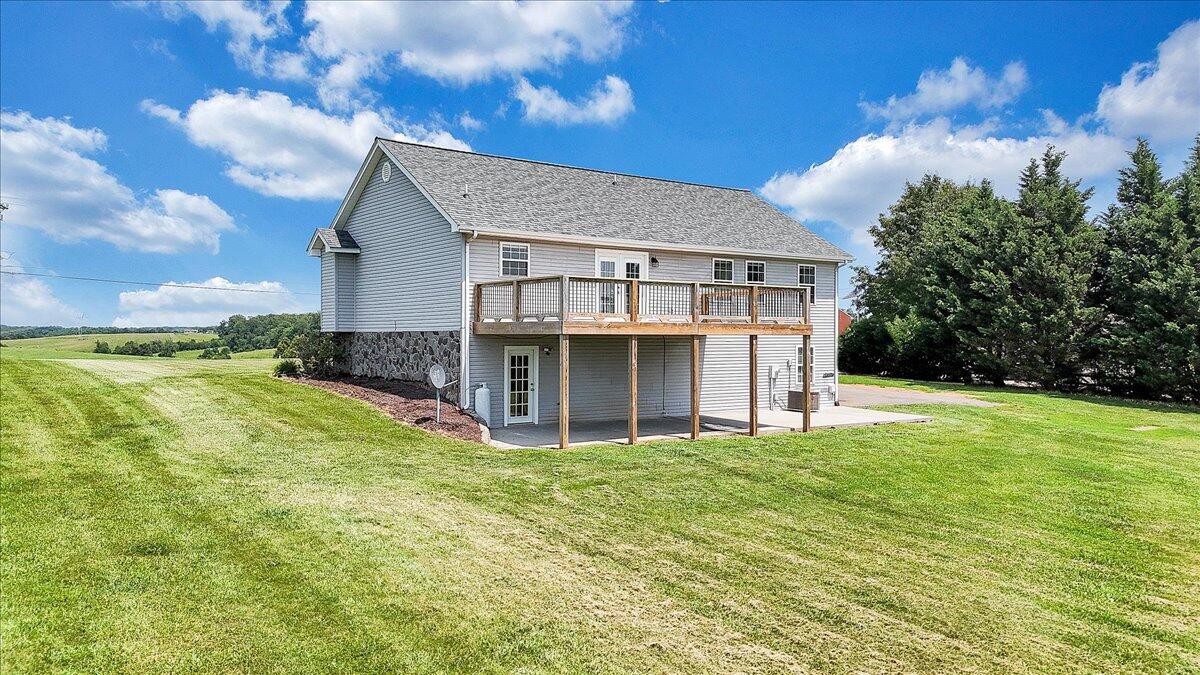 2265 Meadors Spur Road Moneta, VA 24121 - Photo 82 of 99 79-DJI_20250610143801_0019_D