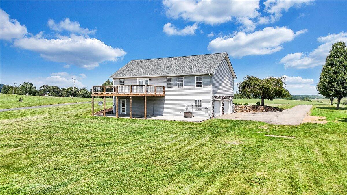 2265 Meadors Spur Road Moneta, VA 24121 - Photo 83 of 99 80-DJI_20250610143822_0020_D