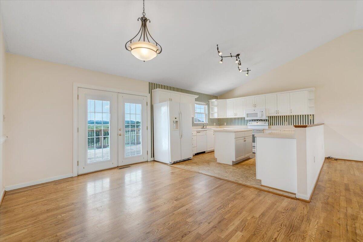 2265 Meadors Spur Road Moneta, VA 24121 - Photo 9 of 99 09-MIB05171