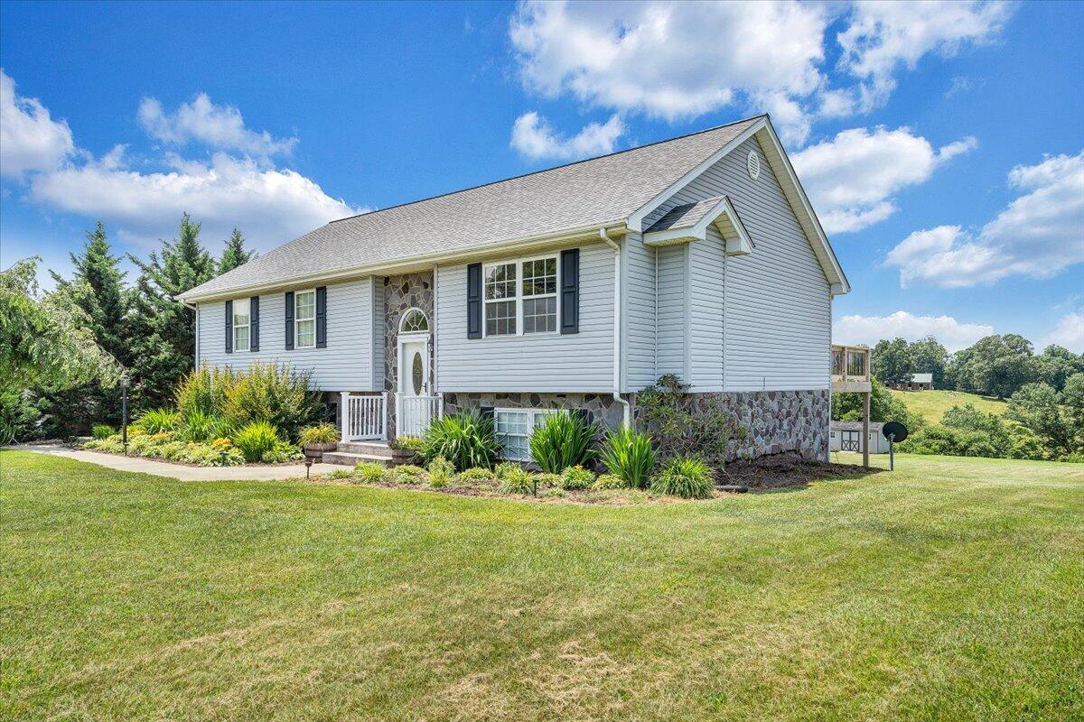 2265 Meadors Spur Road Moneta, VA 24121 - Photo 94 of 99 91-MIB05087