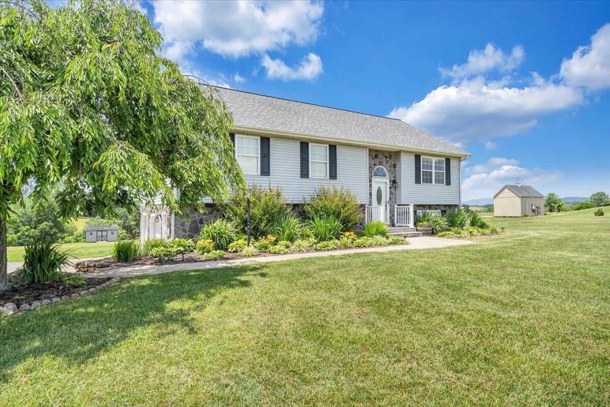 2265 Meadors Spur Road Moneta, VA 24121 - Photo 95 of 99 92-MIB05090