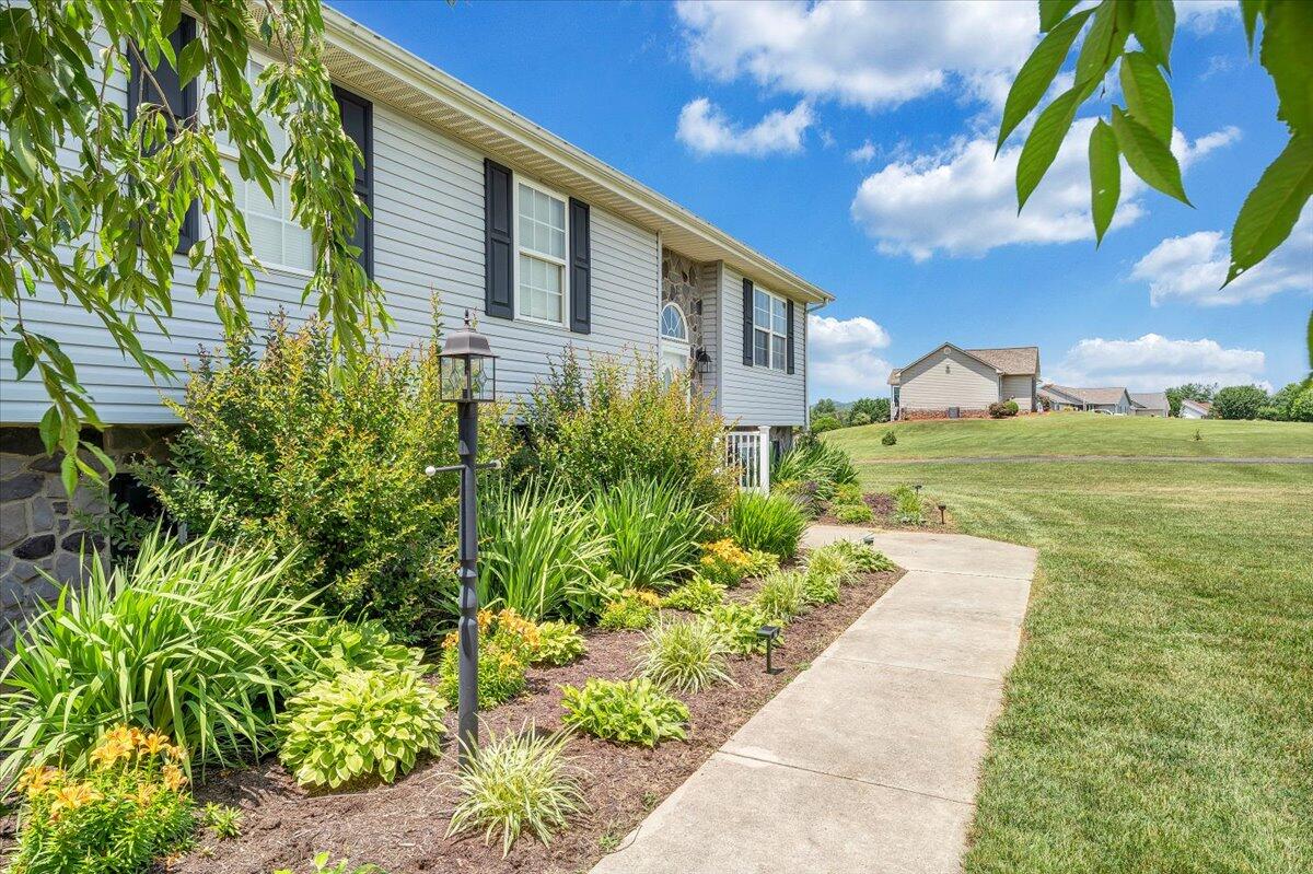 2265 Meadors Spur Road Moneta, VA 24121 - Photo 97 of 99 94-MIB05096