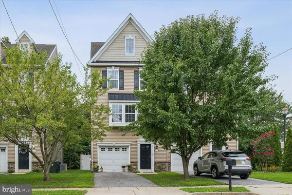 $420,000 | 602 Cinnaminson Street, Riverton, NJ 08077