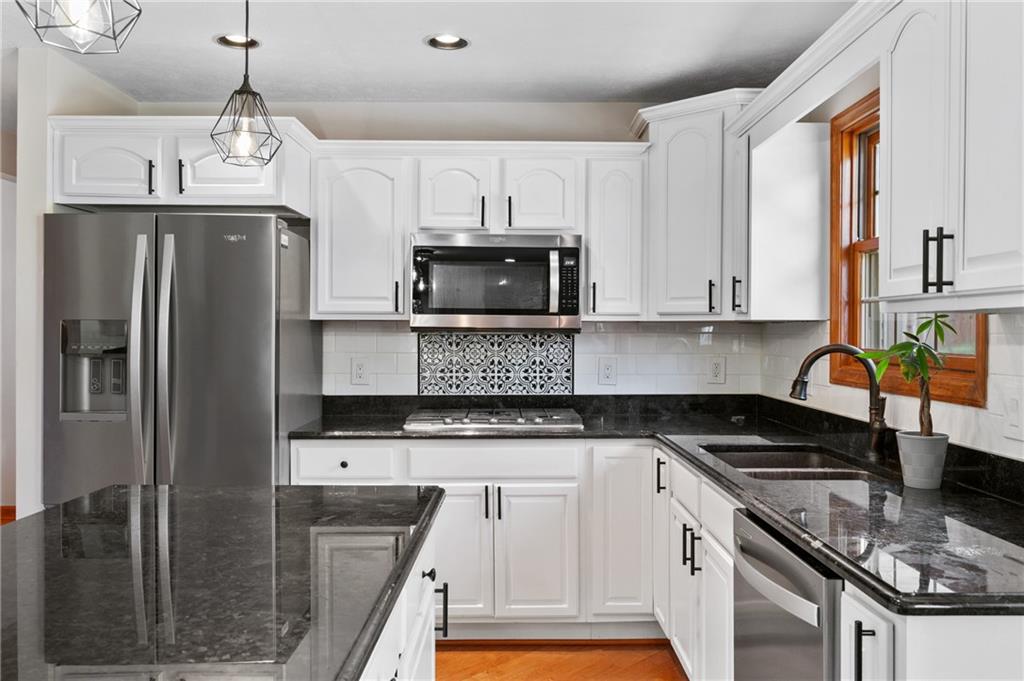235 Ewing Road Carnegie, PA 15106 - Photo 6 of 43