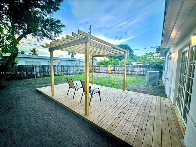 $4,750 | 759 81st Street, Miami Beach, FL 33141