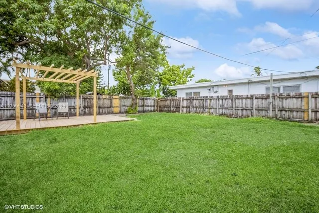 $4,750 | 759 81st Street, Miami Beach, FL 33141