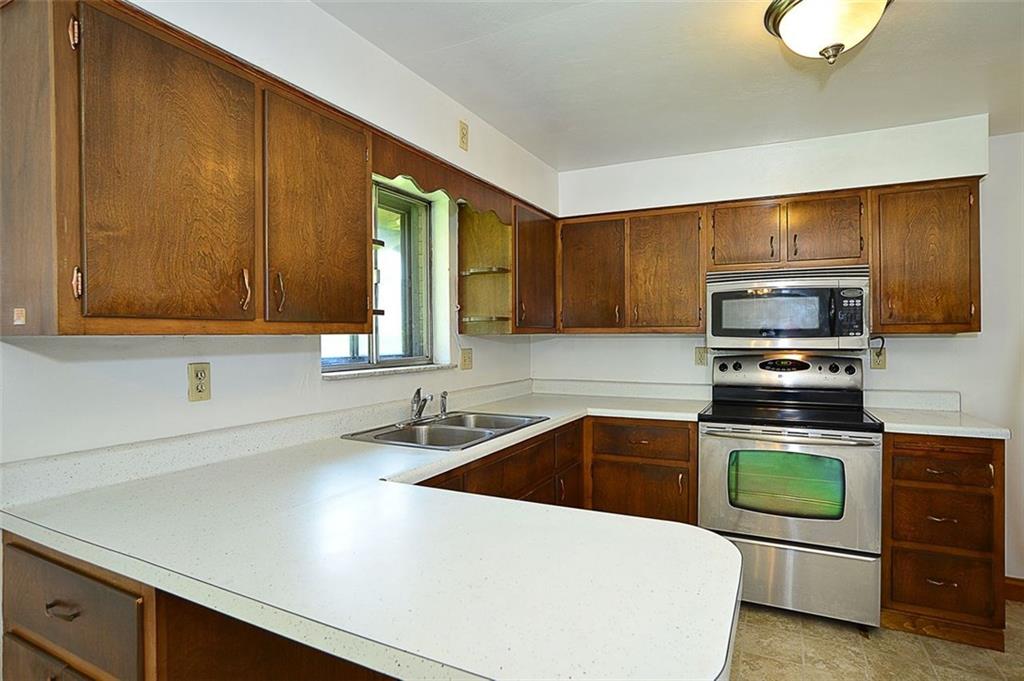 108 Southview Road Southview, PA 15361 - Photo 9 of 16 Gallery Image 9