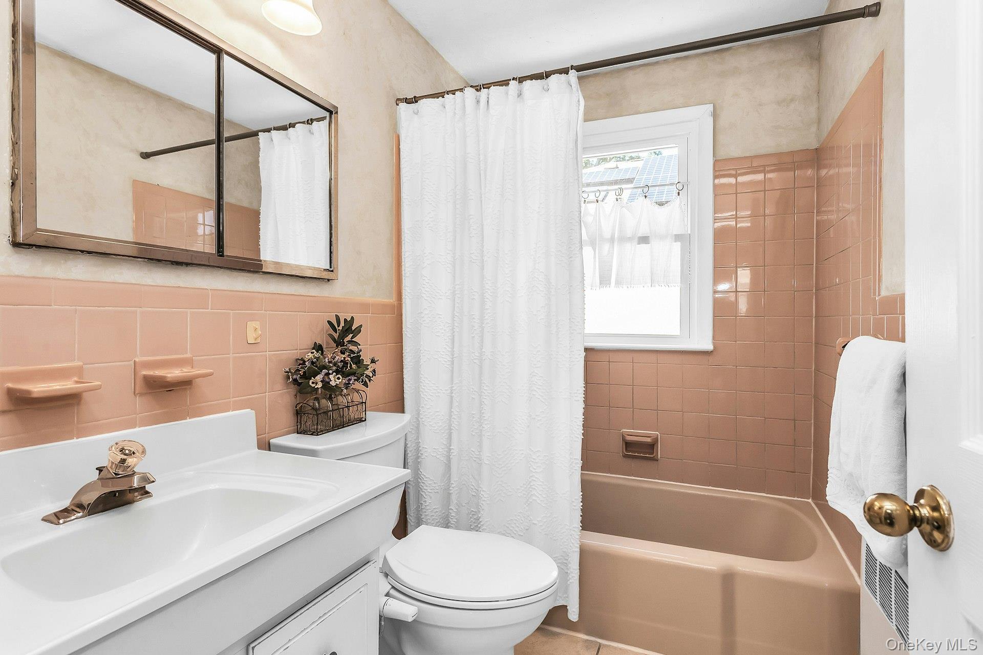 1910 Frederick Avenue Merrick, NY 11566 - Photo 23 of 28 Gallery Image 23