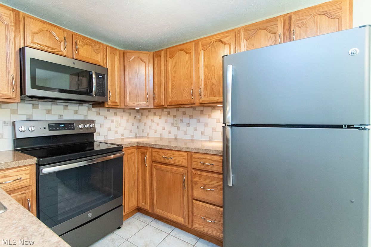 816 Wadsworth Road, Unit A7 Medina, OH 44256 - Photo 8 of 29 Kitchen