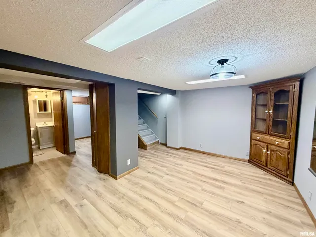 $199,900 | 6208 North Imperial Drive, Peoria, IL 61614