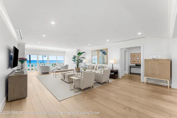 $8,590,000 | 300 South Ocean Boulevard, Unit 2D, Palm Beach, FL 33480