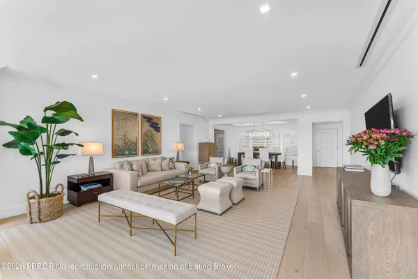 $8,590,000 | 300 South Ocean Boulevard, Unit 2D, Palm Beach, FL 33480