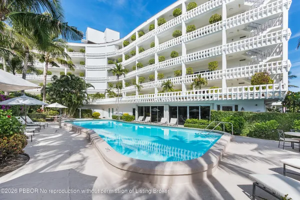 $8,590,000 | 300 South Ocean Boulevard, Unit 2D, Palm Beach, FL 33480