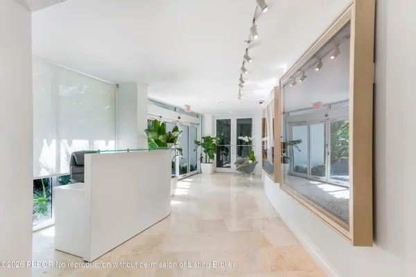 $8,590,000 | 300 South Ocean Boulevard, Unit 2D, Palm Beach, FL 33480