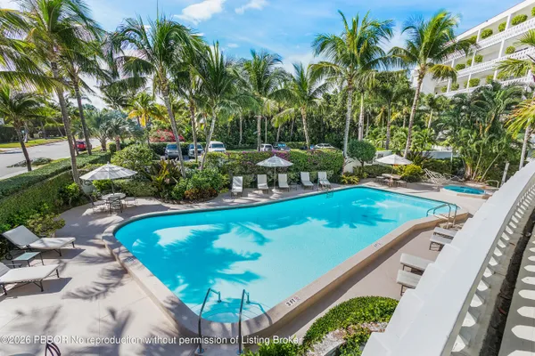 $8,590,000 | 300 South Ocean Boulevard, Unit 2D, Palm Beach, FL 33480