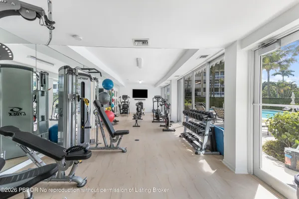 $8,590,000 | 300 South Ocean Boulevard, Unit 2D, Palm Beach, FL 33480