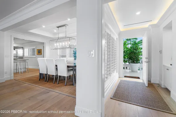$8,590,000 | 300 South Ocean Boulevard, Unit 2D, Palm Beach, FL 33480