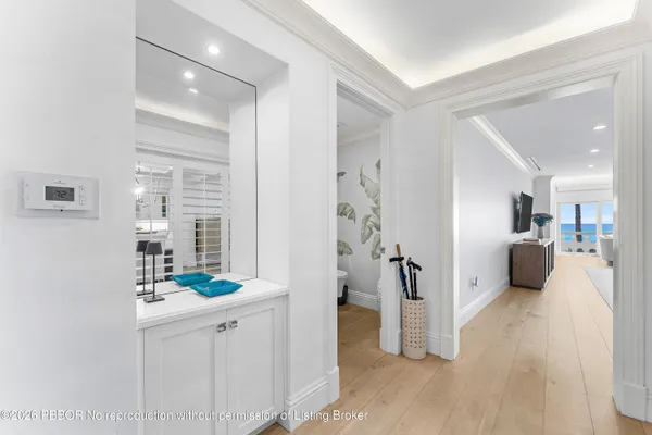 $8,590,000 | 300 South Ocean Boulevard, Unit 2D, Palm Beach, FL 33480