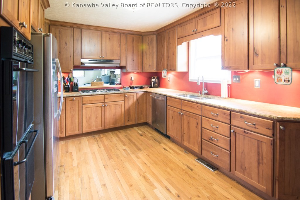 841 Grasslick Ripley, WV 25271 - Photo 3 of 28 Gallery Image 3