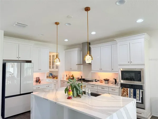 $3,800 | 11131 Sundrift Drive, Tampa, FL 33647
