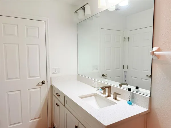 $3,800 | 11131 Sundrift Drive, Tampa, FL 33647
