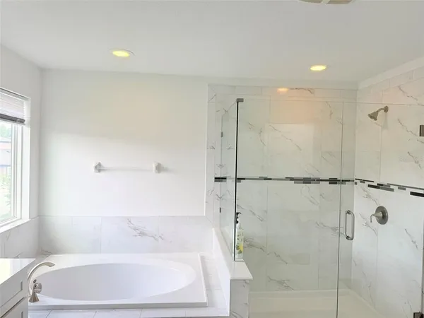 $3,800 | 11131 Sundrift Drive, Tampa, FL 33647