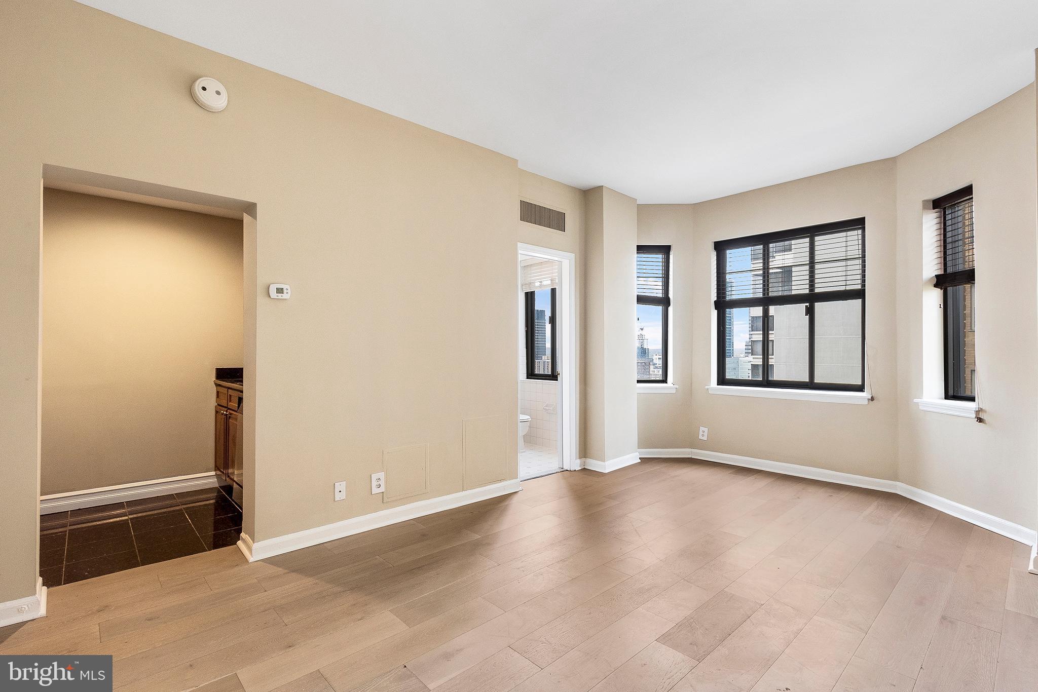 222 West Rittenhouse Square, Unit 704 Philadelphia, PA 19103 - Photo 5 of 30