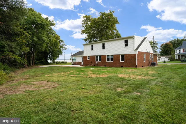 $785,000 | 1102 Burton Street, Woodbridge, VA 22191