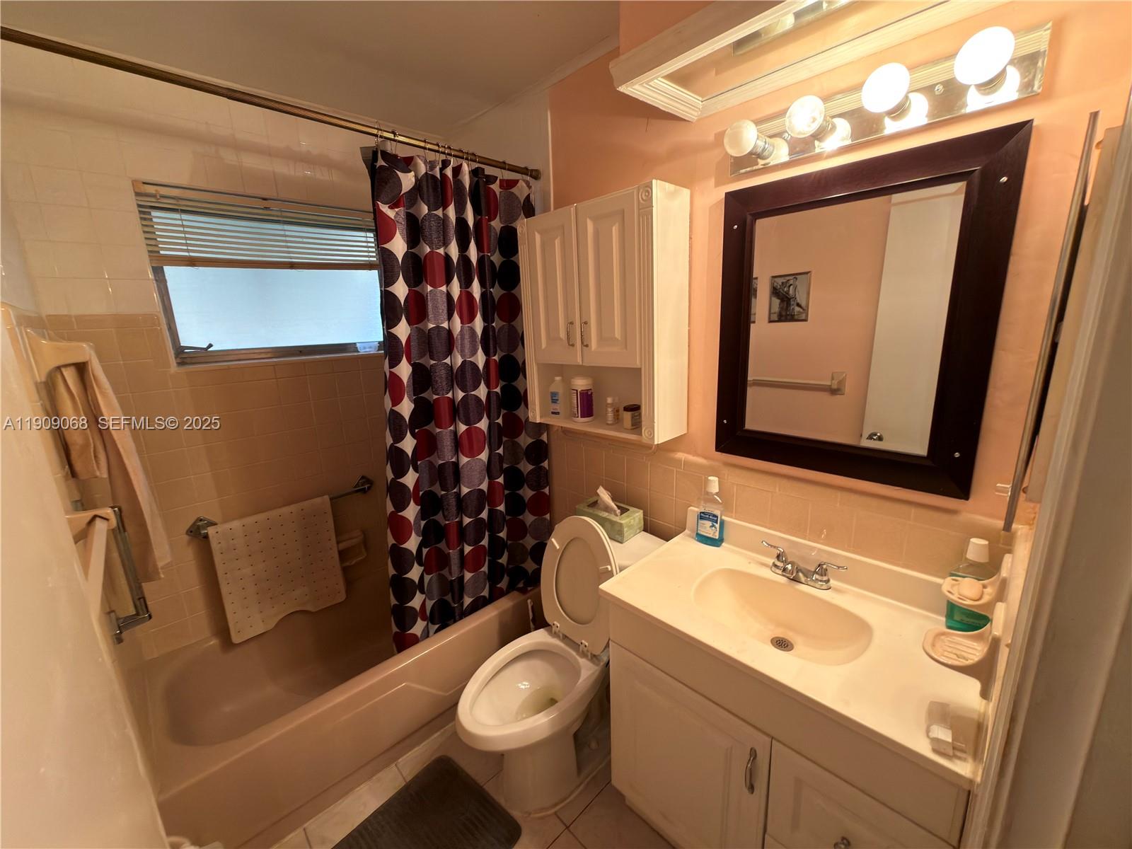 4635 Northwest 44th Street Tamarac, FL 33319 - Photo 8 of 24