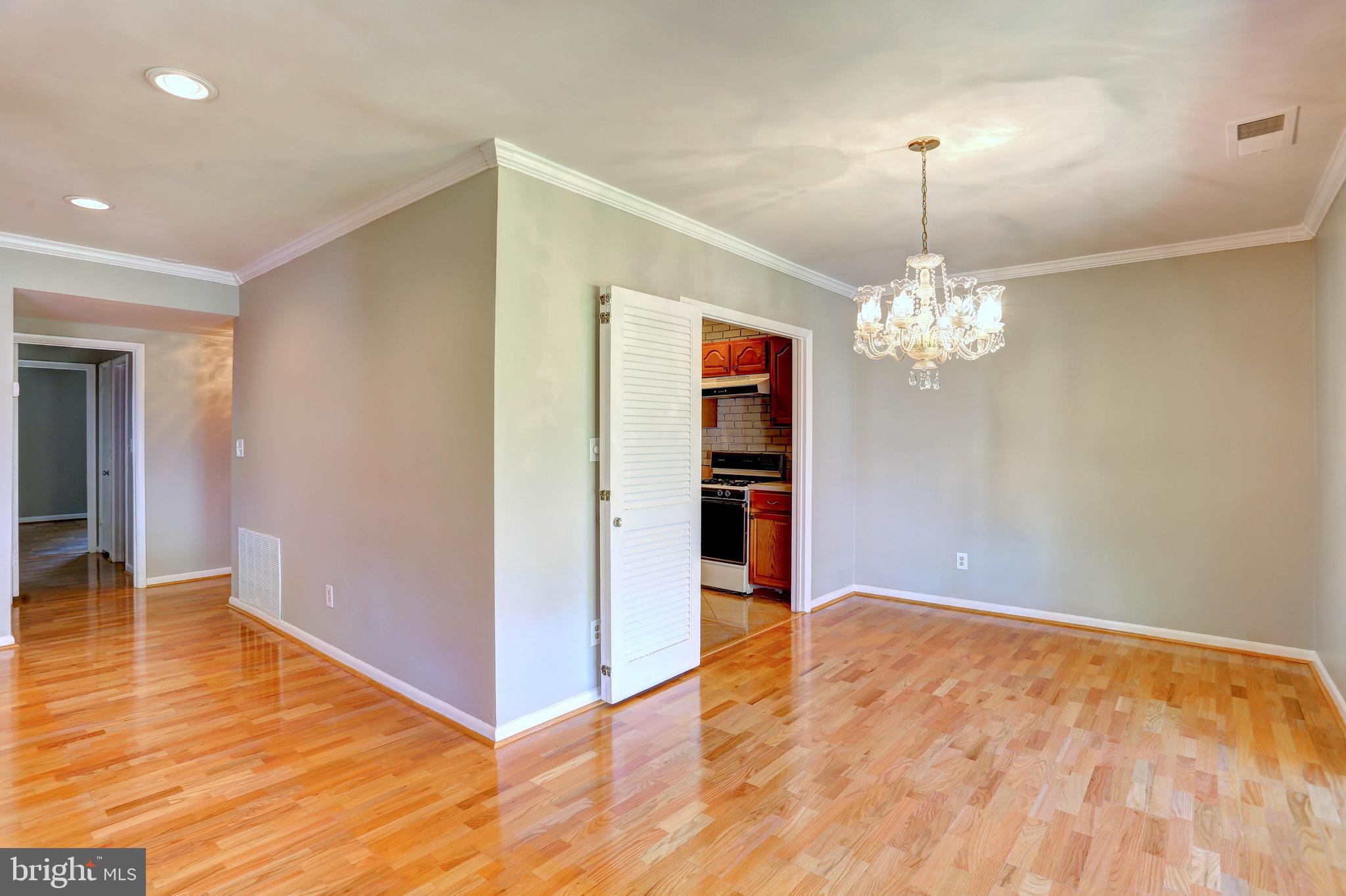8 Cross Keys Road, Unit 8F Baltimore, MD 21210 - Photo 7 of 47 Gallery Image 7