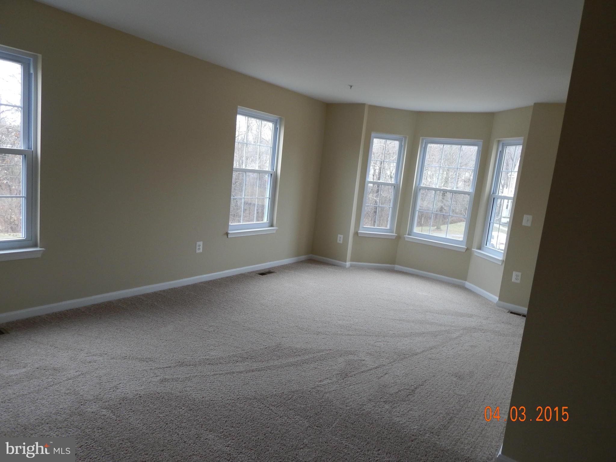 6539 Ridgeborne Drive Baltimore, MD 21237 - Photo 3 of 10 Living Room