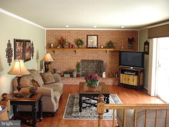 1020 Huntfield Road Westminster, MD 21157 - Photo 19 of 30 Family Room
