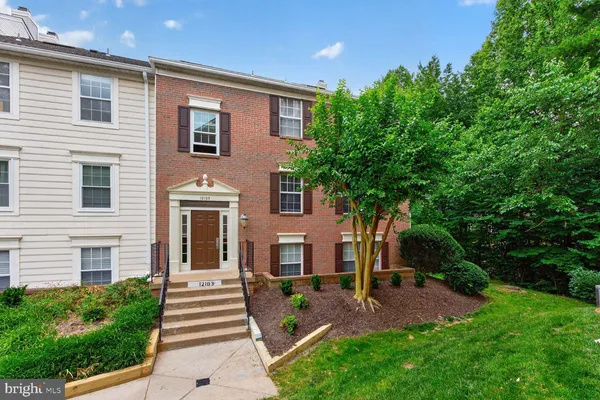 $415,000 | 12103 Green Ledge Court, Unit 101, Fairfax, VA 22033