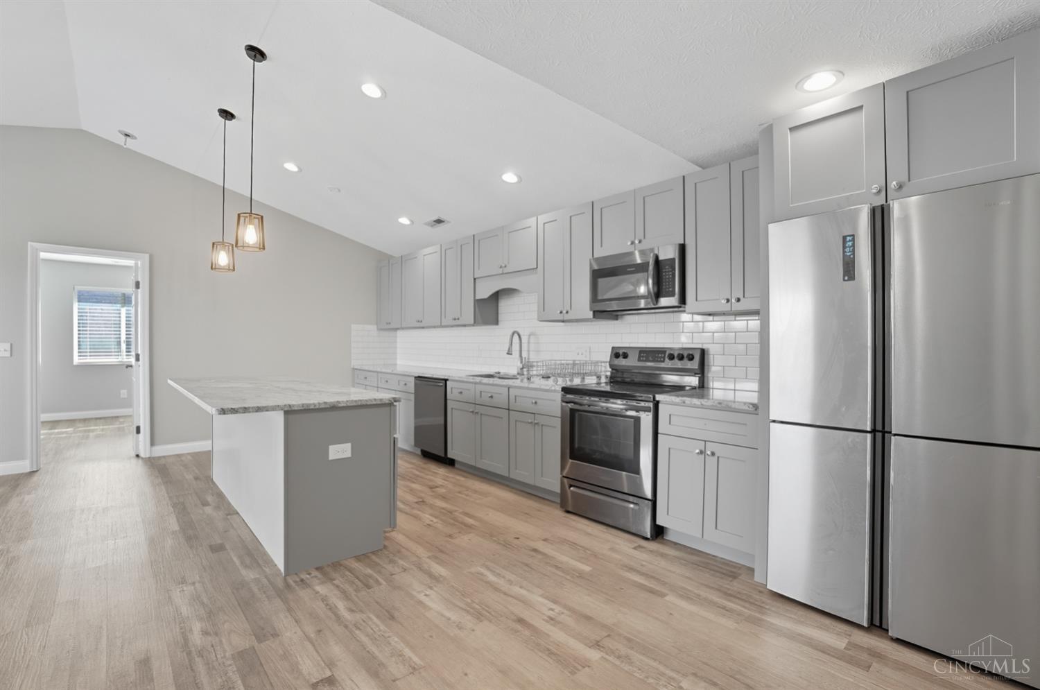 11565 Regency Square Court, Unit 9 Cincinnati, OH 45231 - Photo 4 of 20