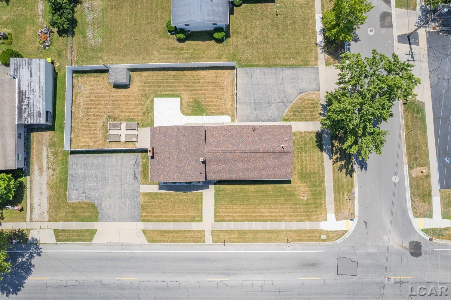 721 Riverside Avenue Adrian, MI 49221 - Photo 42 of 47 50182893-591cacc9-bd7e-4d23-b1ce-6820be6f6f44.JPG