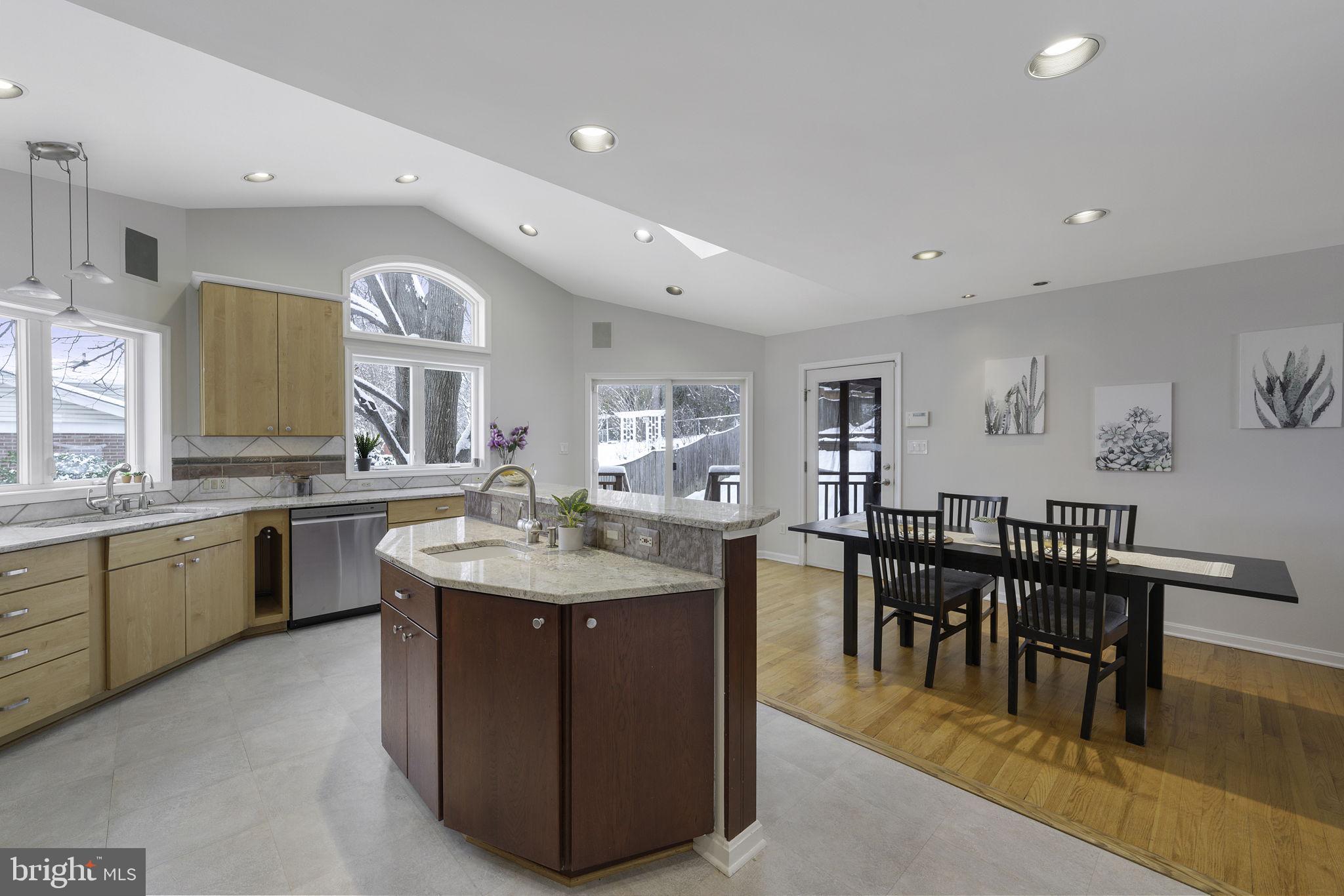 9916 Colony Road Fairfax, VA 22030 - Photo 11 of 32 Gallery Image 11
