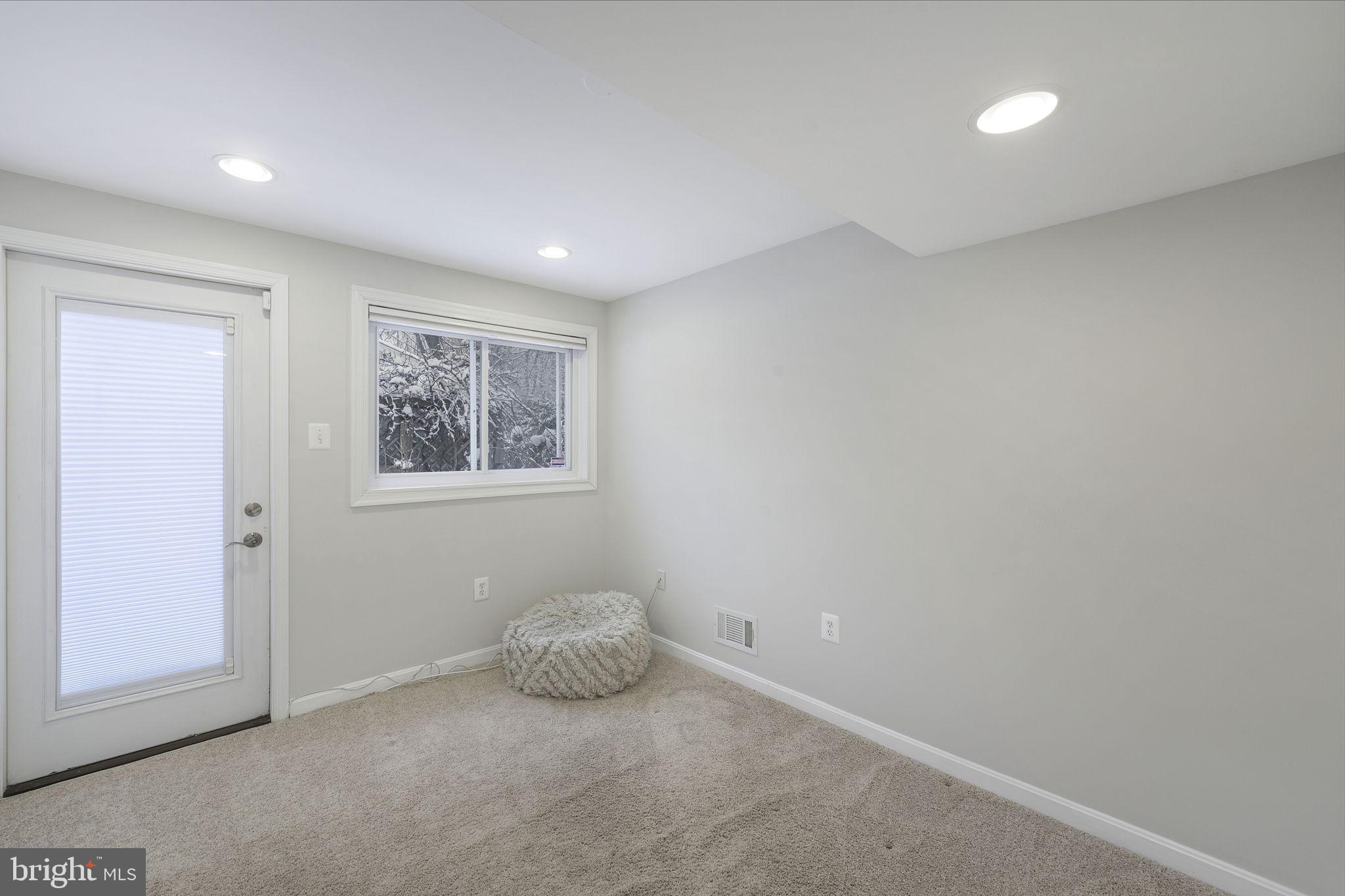 9916 Colony Road Fairfax, VA 22030 - Photo 24 of 32 Office