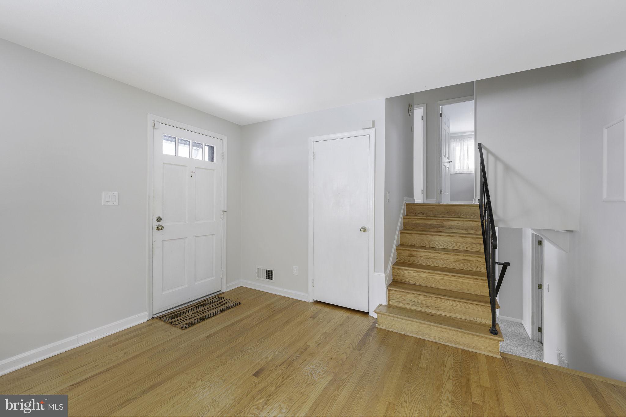 9916 Colony Road Fairfax, VA 22030 - Photo 6 of 32 Gallery Image 6