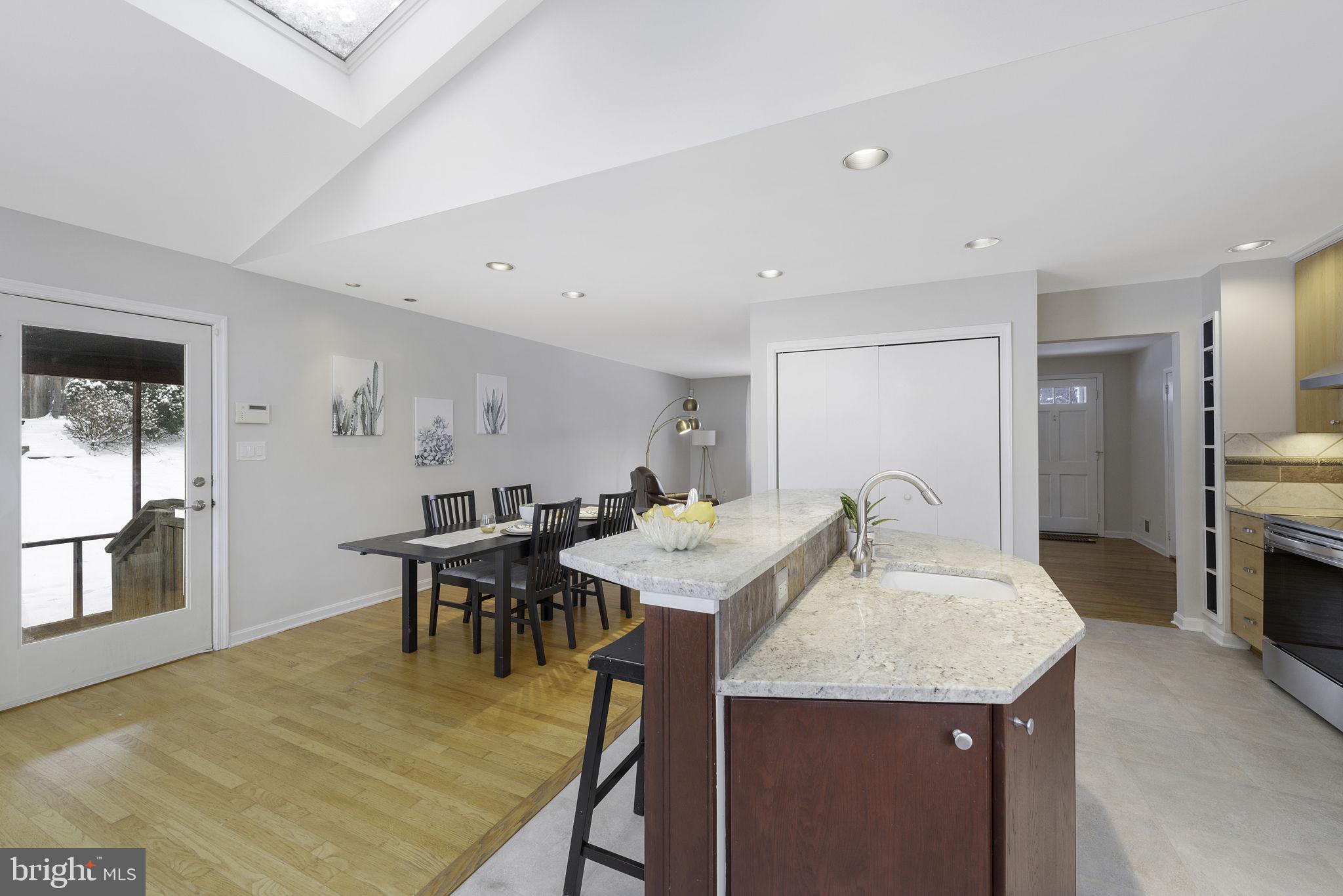9916 Colony Road Fairfax, VA 22030 - Photo 10 of 32 Gallery Image 10