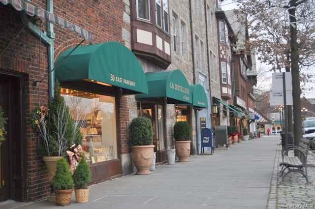260 Garth Road, Unit 4A5 Scarsdale, NY 10583 - Photo 26 of 35 Downtown Scarsdale is a quaint village with plenty of shopping and restaurants and has its own Metro North Train Station. Grand Central Terminal is only a 28 minute train ride. There is also a bike and walking trail that leads from the train station along the Bronx River thru the picturesque Garth Woods. Also enjoy the free summer concert in the park series.