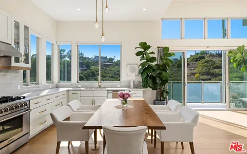 $4,250,000 | 5787 Calpine Drive, Malibu, CA 90265
