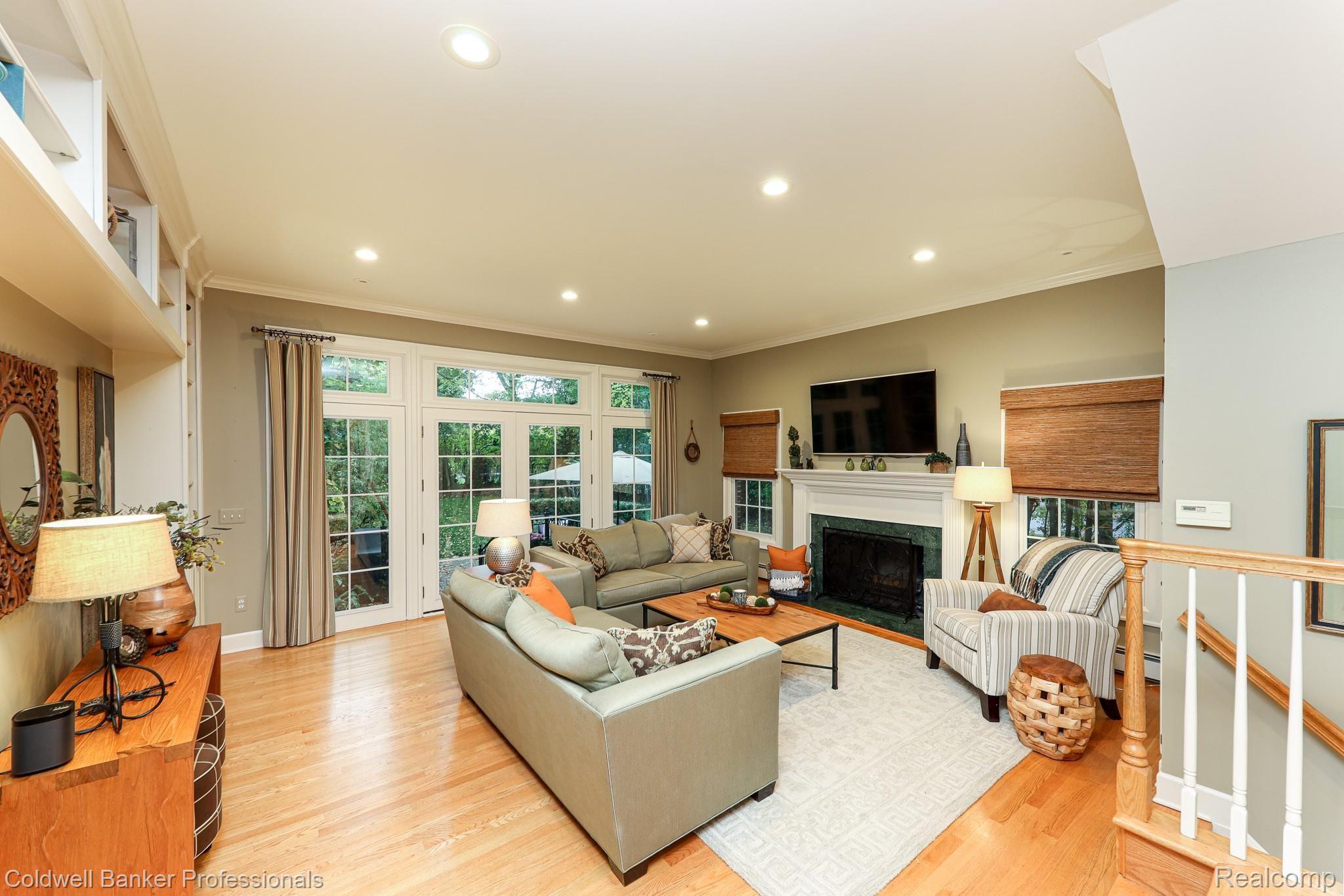 640 Rivard Boulevard Grosse Pointe, MI 48230 - Photo 14 of 39 640 Rivard (10 of 62).jpg
