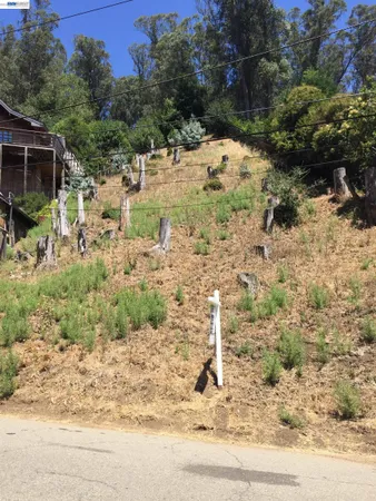 $330,000 | 6776 Pinehaven Road, Oakland, CA 94611