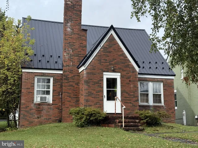 $133,500 | 208 Woodward Avenue, Lock Haven, PA 17745