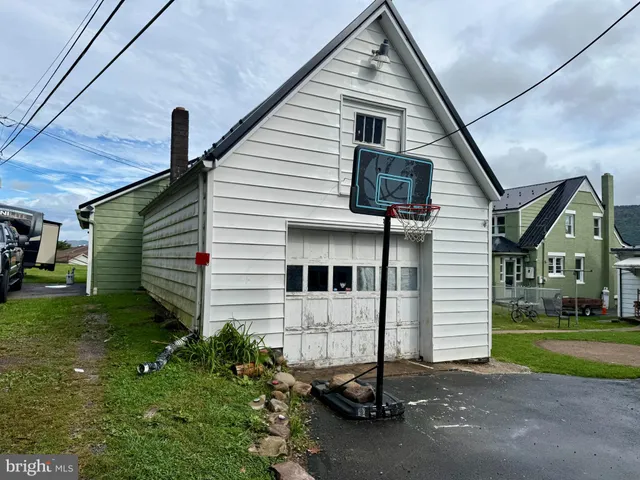 $133,500 | 208 Woodward Avenue, Lock Haven, PA 17745