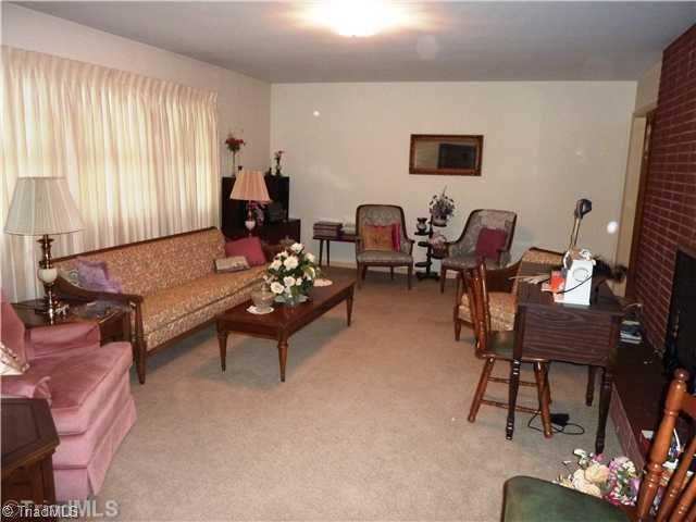 720 Liberty Road High Point, NC 27263 - Photo 4 of 12 Den/Family/Great Room.