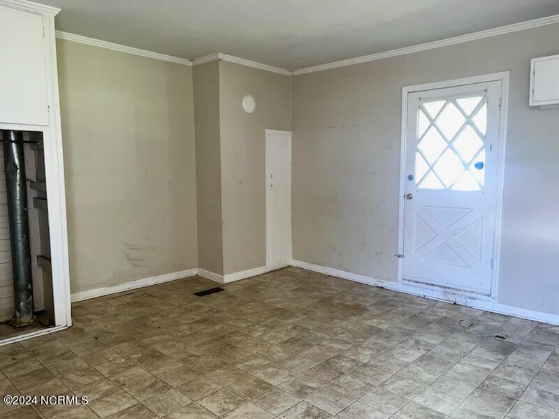 174 Mill Street Rockingham, NC 28379 - Photo 10 of 25 174 Mill St-Kitchen pt 3