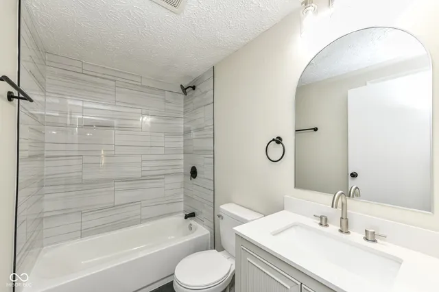 $369,990 | 11802 Wainwright Boulevard, Fishers, IN 46038